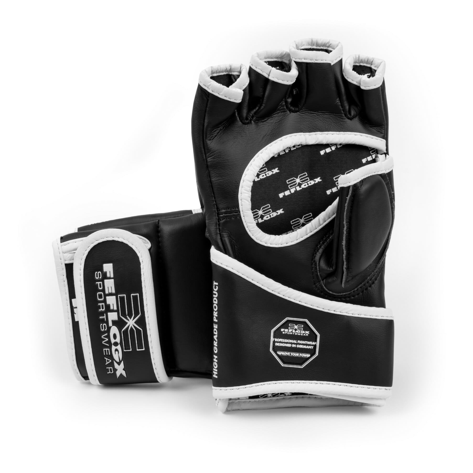 Hoch-professionelle MMA Training Handschuhe Power by FEFLOGX Sportswear. Hochwertigstes & extrem strapazierfähiges FFX-Leder, MMA Gloves, MMA Handschuhe Venum, Kampfsport Handschuhe, UFC Handschuhe, Boxsackhandschuhe, super-bequem & hoch-komfortabel, anatomisch vorgeformt & ergonomisch entwickelte Passform, max. Schutz & sportlich-elegantes Design, in schwarz-weiß, extrem hochwertiges & starkes Verschlussband mit FEFLOGX Logo Hot Print, mit Daumen Schutz, Ansicht stehendes Paar (3). FFX Pro MMA Handschuhe Training Fight Power