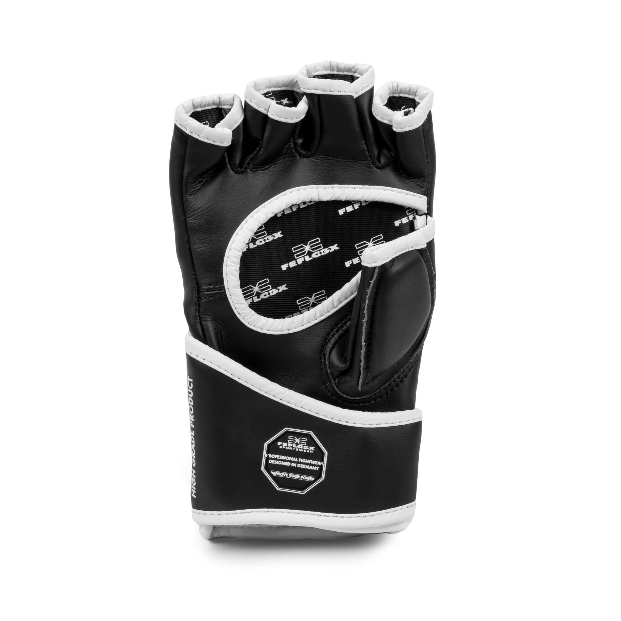 Hoch-professionelle MMA Training Handschuhe Power by FEFLOGX Sportswear. Hochwertigstes & extrem strapazierfähiges FFX-Leder, MMA Gloves, MMA Handschuhe Venum, Kampfsport Handschuhe, UFC Handschuhe, Boxsackhandschuhe, super-bequem & hoch-komfortabel, anatomisch vorgeformt & ergonomisch entwickelte Passform, max. Schutz & sportlich-elegantes Design, in schwarz-weiß, extrem hochwertiges & starkes Verschlussband mit FEFLOGX Logo Hot Print, mit Daumen Schutz, Ansicht stehend (2). FFX Pro MMA Handschuhe Training Fight Power