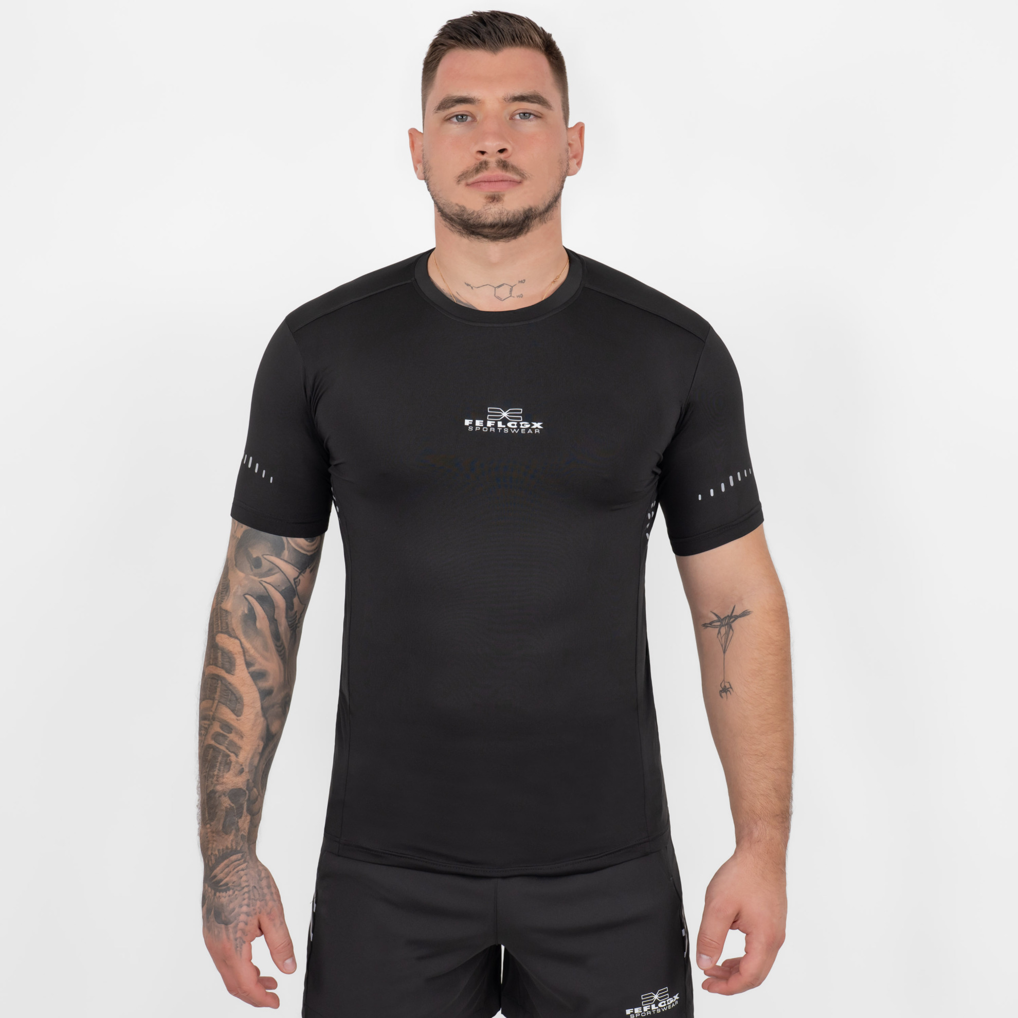 FFX Compression Rashguard Precise Control by FEFLOGX Sportswear, super komfortabel & mega Top stylisches Design, Sportshirt, Sport Shirt, Fight Shirt, MMA Rashguard, Kompressionsshirt Herren, Farben: schwarz, grün, weiß, vordere Ansicht des schwarzen Sportshirts. FFX Compression Rashguard Precise Control