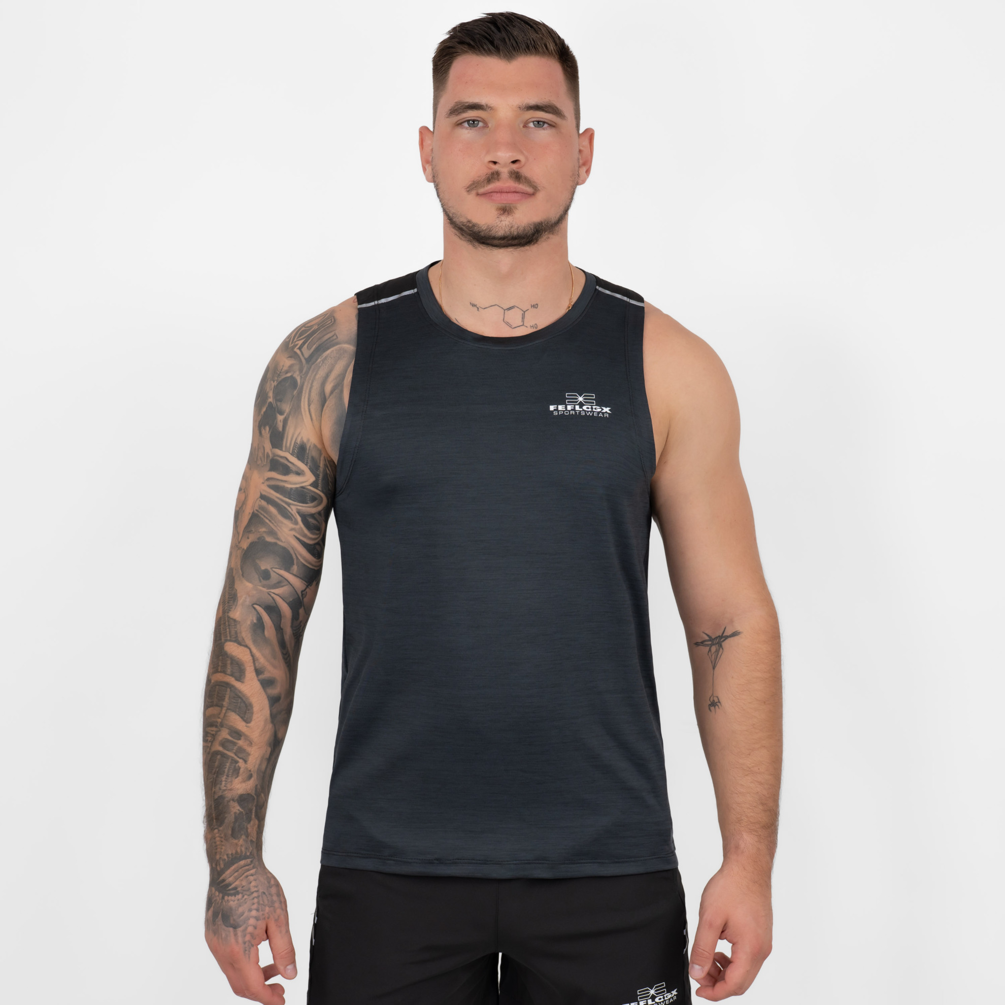 FFX Sport Tank Top Full Body Force by FEFLOGX Sportswear, super komfortabel & mega Top stylisches Design, Tank Top Herren, Herren Tanktop, Tanktop, ärmelloses Shirt, Tank Top Herren Sport, Gym Tank Top, Farben: schwarz, blau, vordere Ansicht des schwarzen ärmellosen Sportshirts. FFX Sport Tank Top Full Body Force